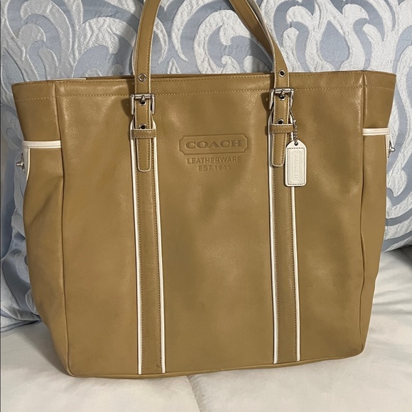 Coach Y2K Hampton Tote very good used condition!  Beautiful Leather! - Picture 12 of 15